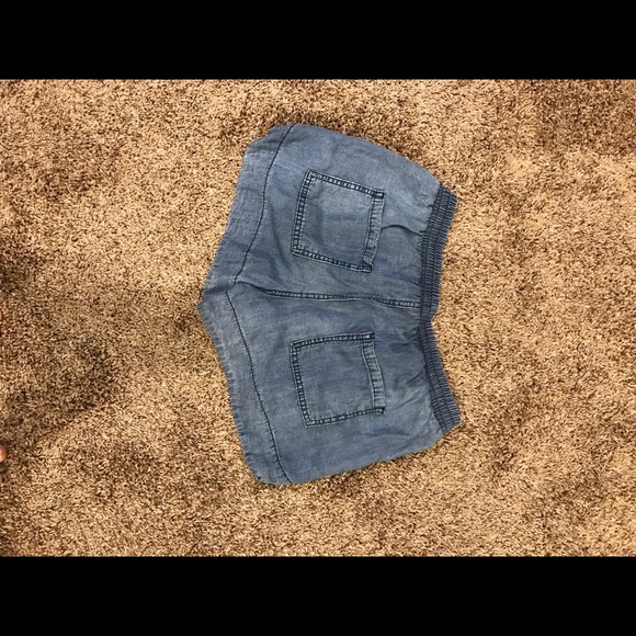 Universal Thread Soft Shorts - Picture 2 of 3